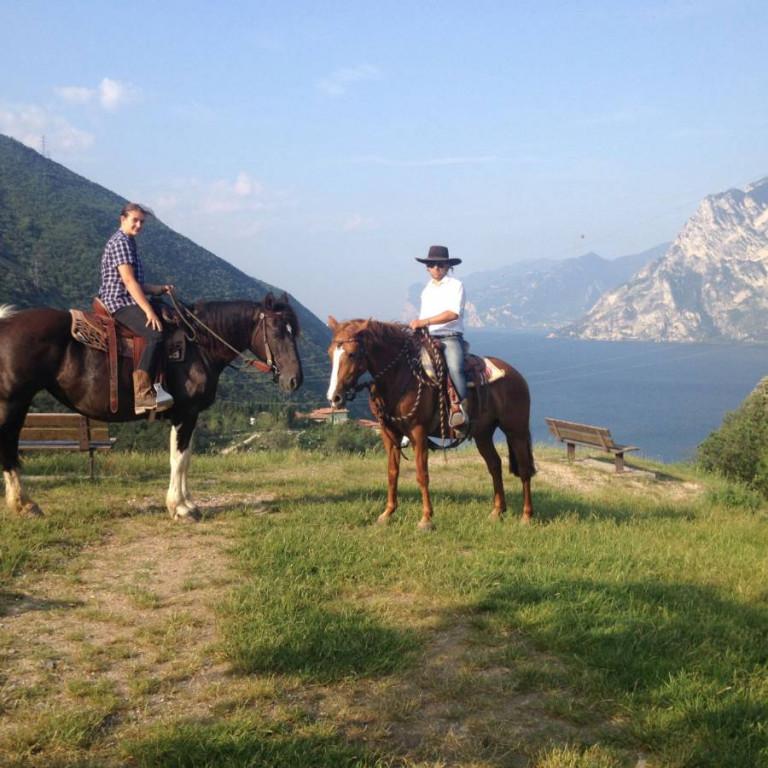 Fabulous paths for horse riding at Lake Garda. Enjoy your vacation on the back on a horse